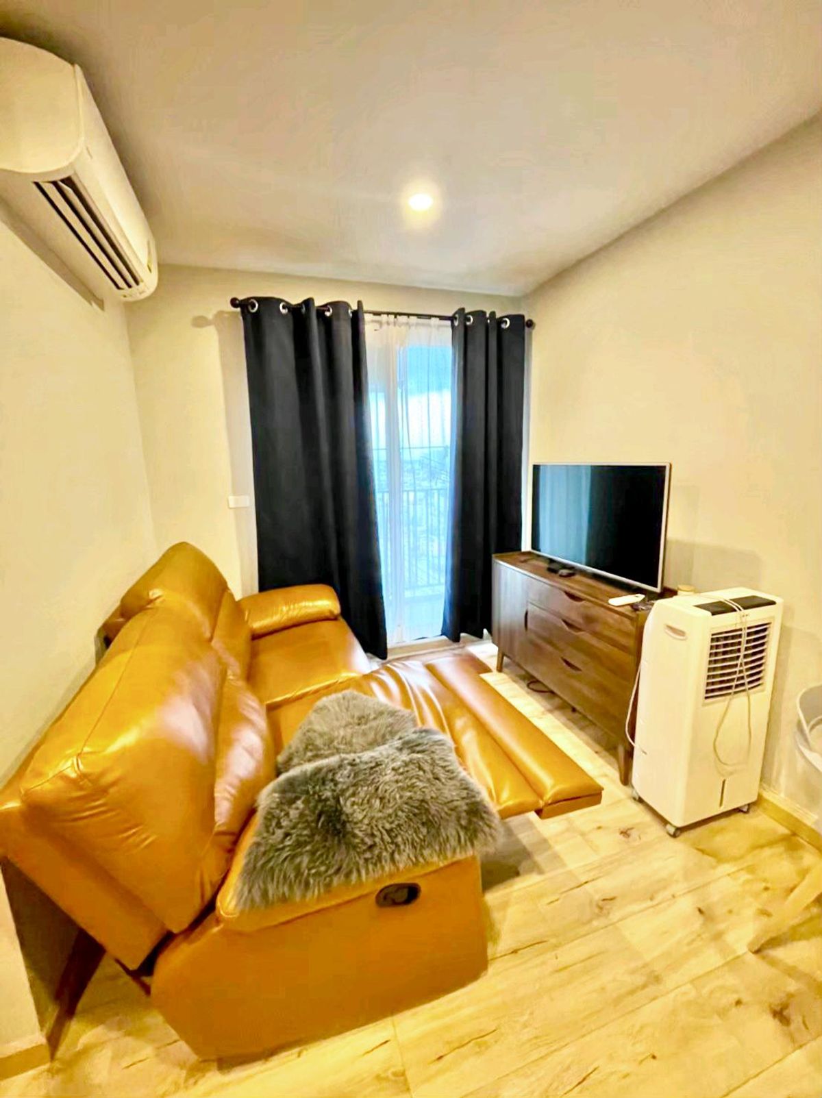 ให้เช่าคอนโดปิ่นเกล้า จรัญสนิทวงศ์ : brix condominium (บริกซ์ คอนโด จรัญสนิทวงศ์ 64) เฟอร์ครบ 47 ตร.ม.