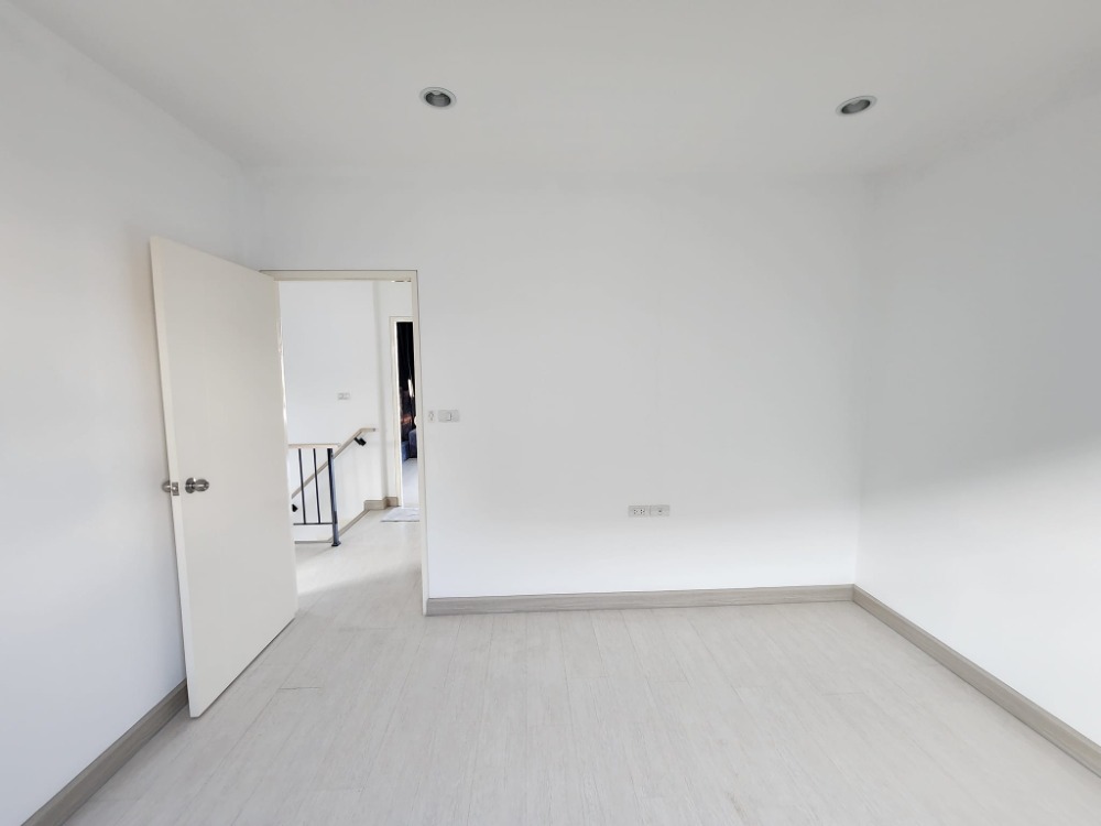 For SaleHouseBangna, Bearing, Lasalle : Land 53.3 sq m, 4 m 2 north! Detached House Chuan Chuen Prime Village Bangna Km29