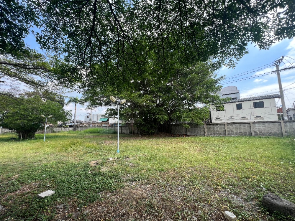 For SaleLandRama9, Petchburi, RCA : Beautiful land for sale on Rama 9 Road, Soi 41, prime location, near The Nine Department Store, The nine Rama 9.