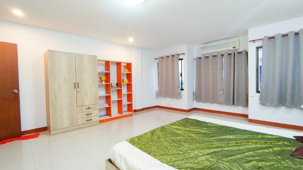 For SaleTownhomeChokchai 4, Ladprao 71, Ladprao 48, : Townhome for sale, 3 floors, 31 sq m, 240 sq m, Soi Nakniwat 7 (Sangkhon Sangkhom 16, Intersection 7), quiet location, only 2 km from Central Eastville.