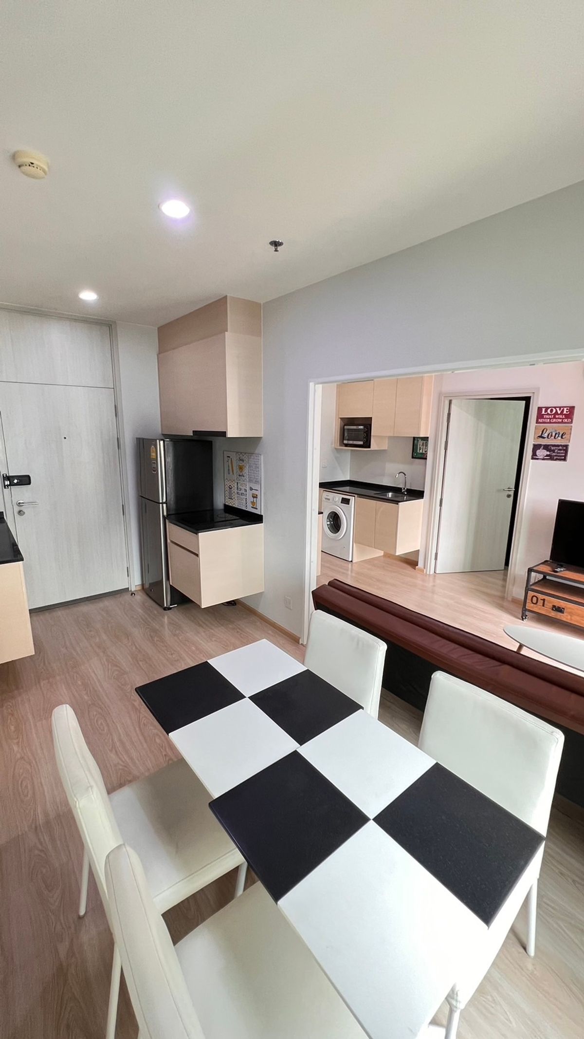 For RentCondoRatchadapisek, Huaikwang, Suttisan : Super cheap! For rent Noble revolve ratchada 1 bedroom 13,000 only ! Very high floor, not blocked, near MRT Cultural Center / hurry contact 065-8219716 Ice