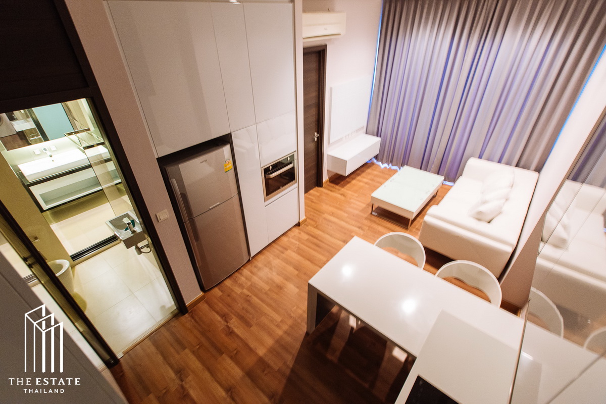 ขายคอนโดรัชดา ห้วยขวาง : Condo for SALE *IVY AMPIO ห้องชั้นสูง วิวสวย เฟอร์นิเจอร์ครบ พร้อมเข้าอยู่ อย่ารีบช้า รีบจองด่วน!!! @7.78 MB