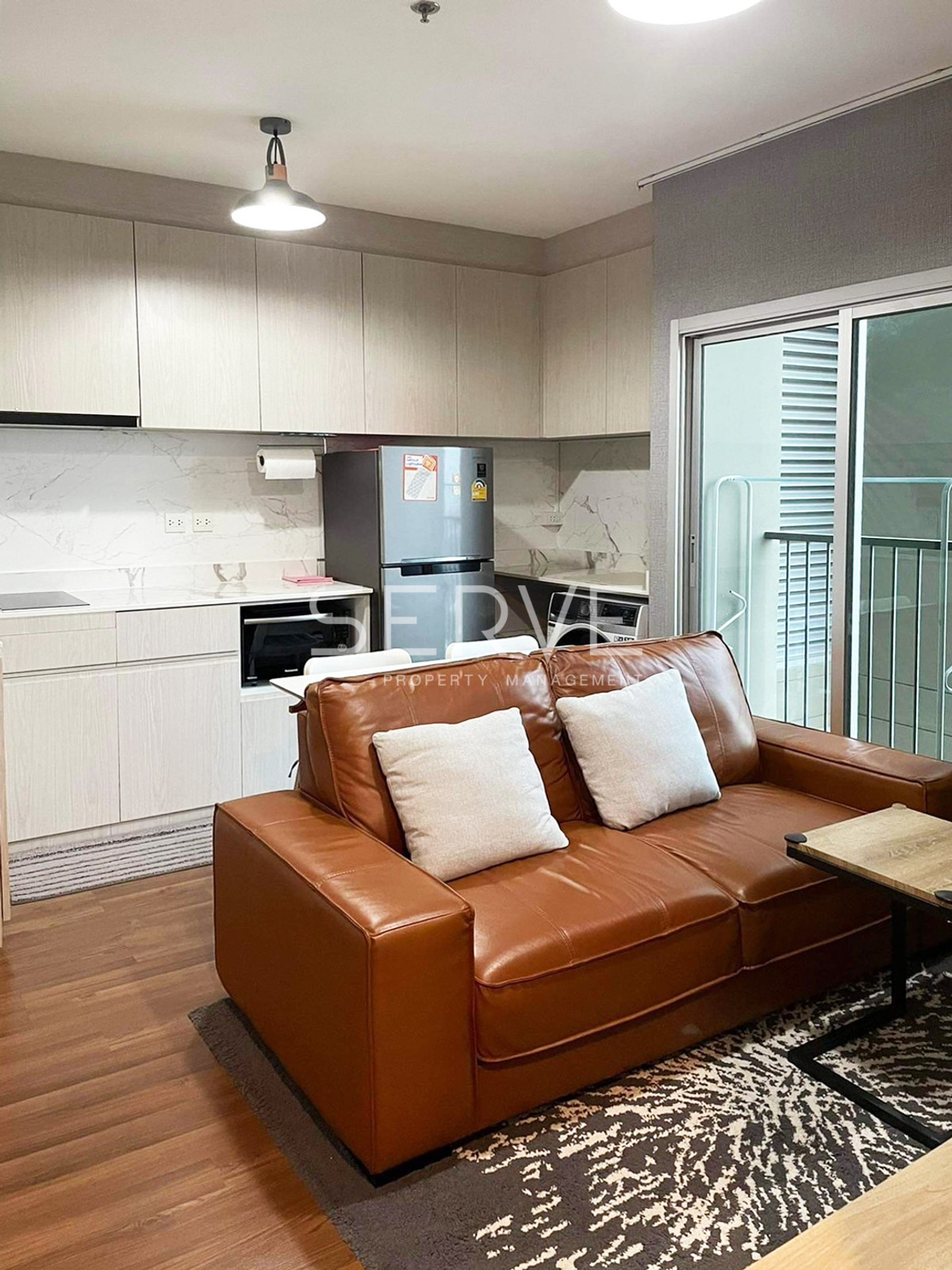 ให้เช่าคอนโดรัชดา ห้วยขวาง : 🔥ห้องมุม 2นอน ไซส์ใหญ่ ชั้นสูงสุด วิวโล่ง ห้องแต่งสวย เฟอร์จัดเต็ม ทำเลดี ติด MRT ศูนย์วัฒนธรรม 80 ม.  @ Noble Revolve Ratchada 2