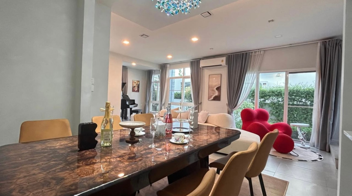 For RentHouseLadkrabang, Suwannaphum Airport : House For rent Mantana Bangna-Wongwean (Soi Ram2) fully furnished nice decoration