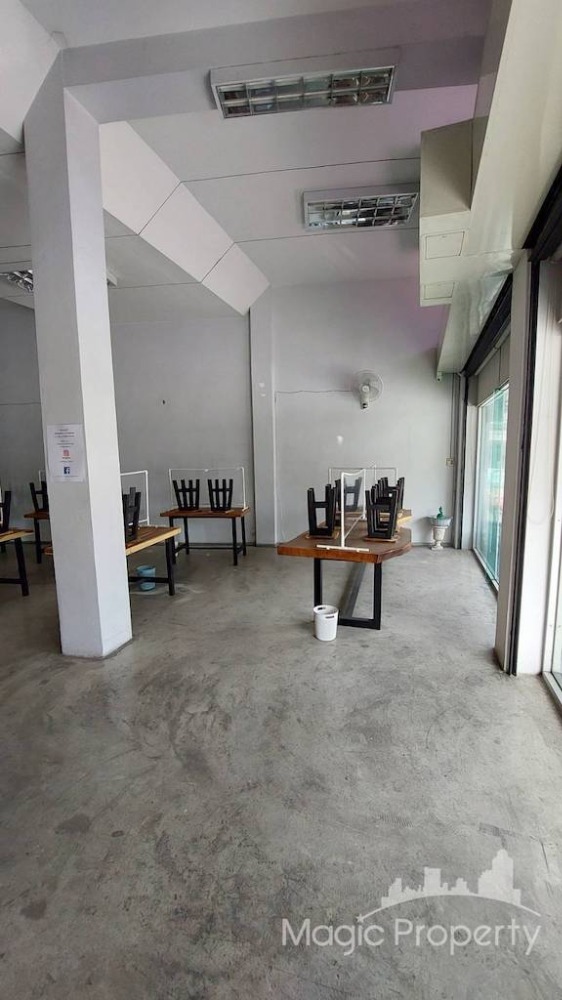 For SaleShop HousePattanakan, Srinakarin : Commercial Building 5Fl For Sale on Ramkhamhaeng Road, Suan Luang, Bkk
