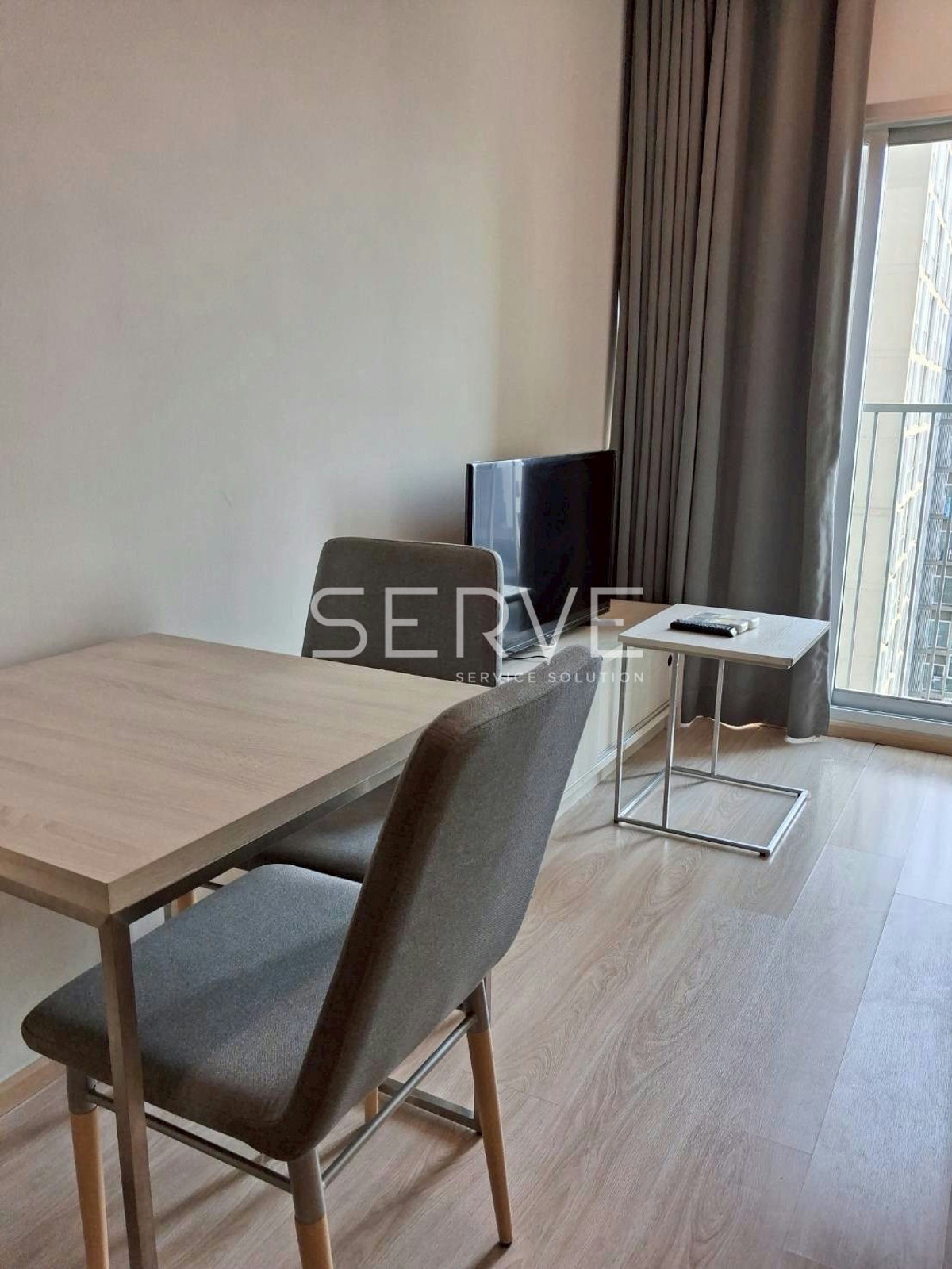 ให้เช่าคอนโดรัชดา ห้วยขวาง : 🔥สุดคุ้ม! 14K- 1นอน ราคาดี ชั้นสูงสุดๆ30+ วิวดีไม่โดน บล็อค เฟอร์จัดเต็ม พร้อมเข้าอยู่ คอนโดทำเลดี ติด MRTศูนย์วัฒนธรรม  @ Noble Revolve Ratchada 