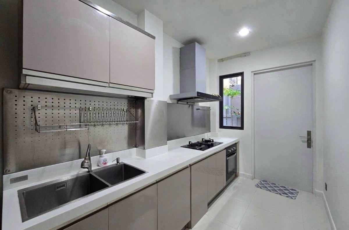 For RentHousePattanakan, Srinakarin : Luxury Family Home for Rent near Thonglor Private Residence 4BR Pet Friendly The Gentry Pattanakarn 2