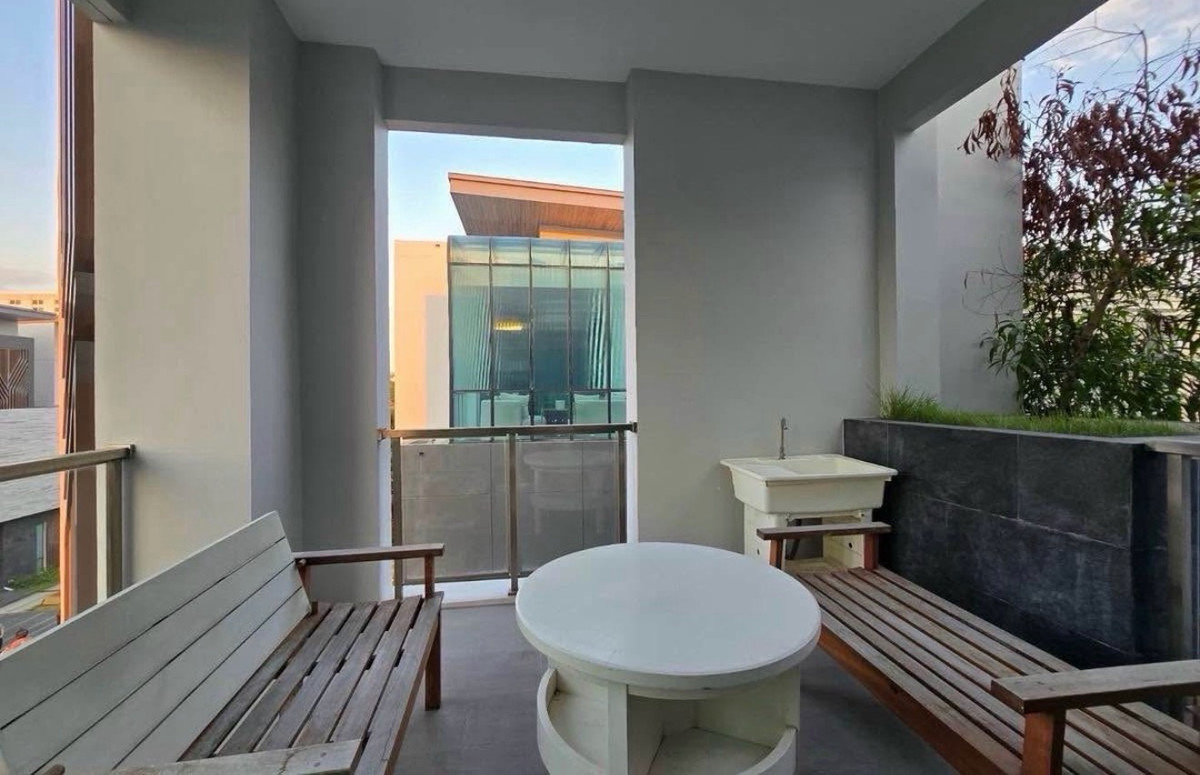 For RentHousePattanakan, Srinakarin : Luxury Family Home for Rent near Thonglor Private Residence 4BR Pet Friendly The Gentry Pattanakarn 2