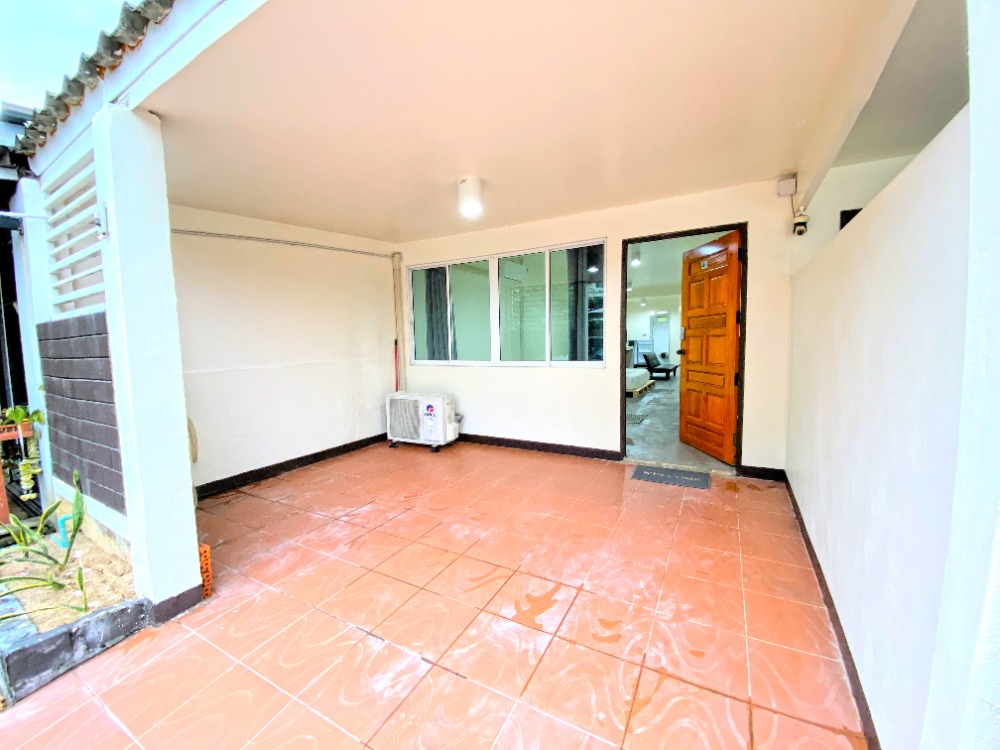 ขายทาวน์โฮมเชียงใหม่ : ขาย เช่า ต่ำกว่าราคาประเมิน ทาวส์เฮาส์ ชั้นเดียว พื้นที่ 20 ตารางวา จอดรถได้ 1 คัน ถนนมหิดล ซอย 1 (ALP-C-2003004)