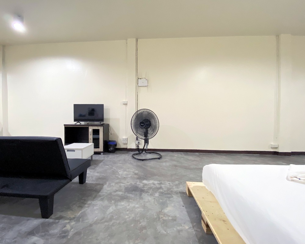 ขายทาวน์โฮมเชียงใหม่ : ขาย เช่า ต่ำกว่าราคาประเมิน ทาวส์เฮาส์ ชั้นเดียว พื้นที่ 20 ตารางวา จอดรถได้ 1 คัน ถนนมหิดล ซอย 1 (ALP-C-2003004)