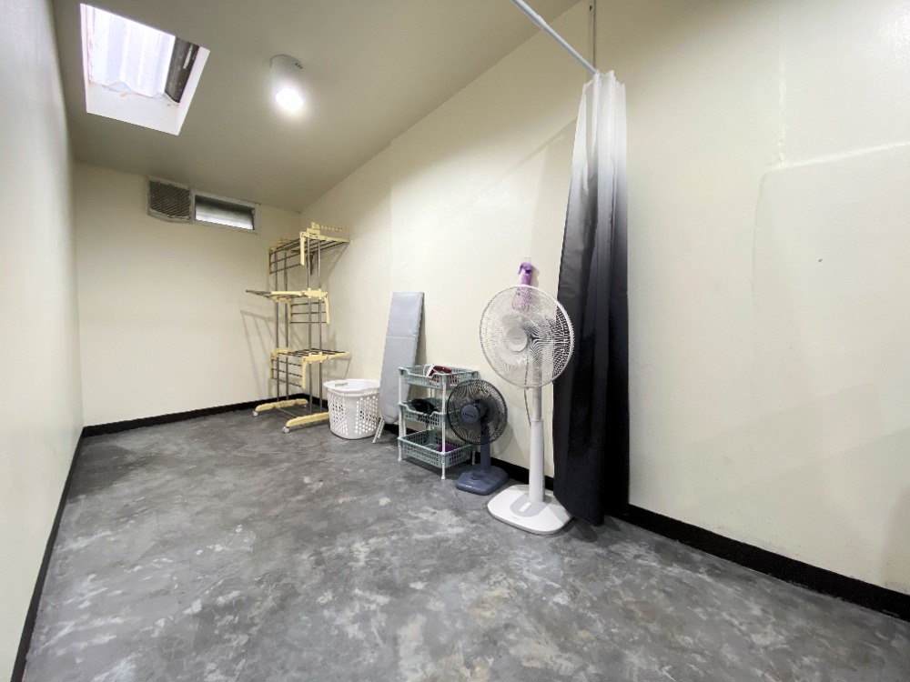 ขายทาวน์โฮมเชียงใหม่ : ขาย เช่า ต่ำกว่าราคาประเมิน ทาวส์เฮาส์ ชั้นเดียว พื้นที่ 20 ตารางวา จอดรถได้ 1 คัน ถนนมหิดล ซอย 1 (ALP-C-2003004)