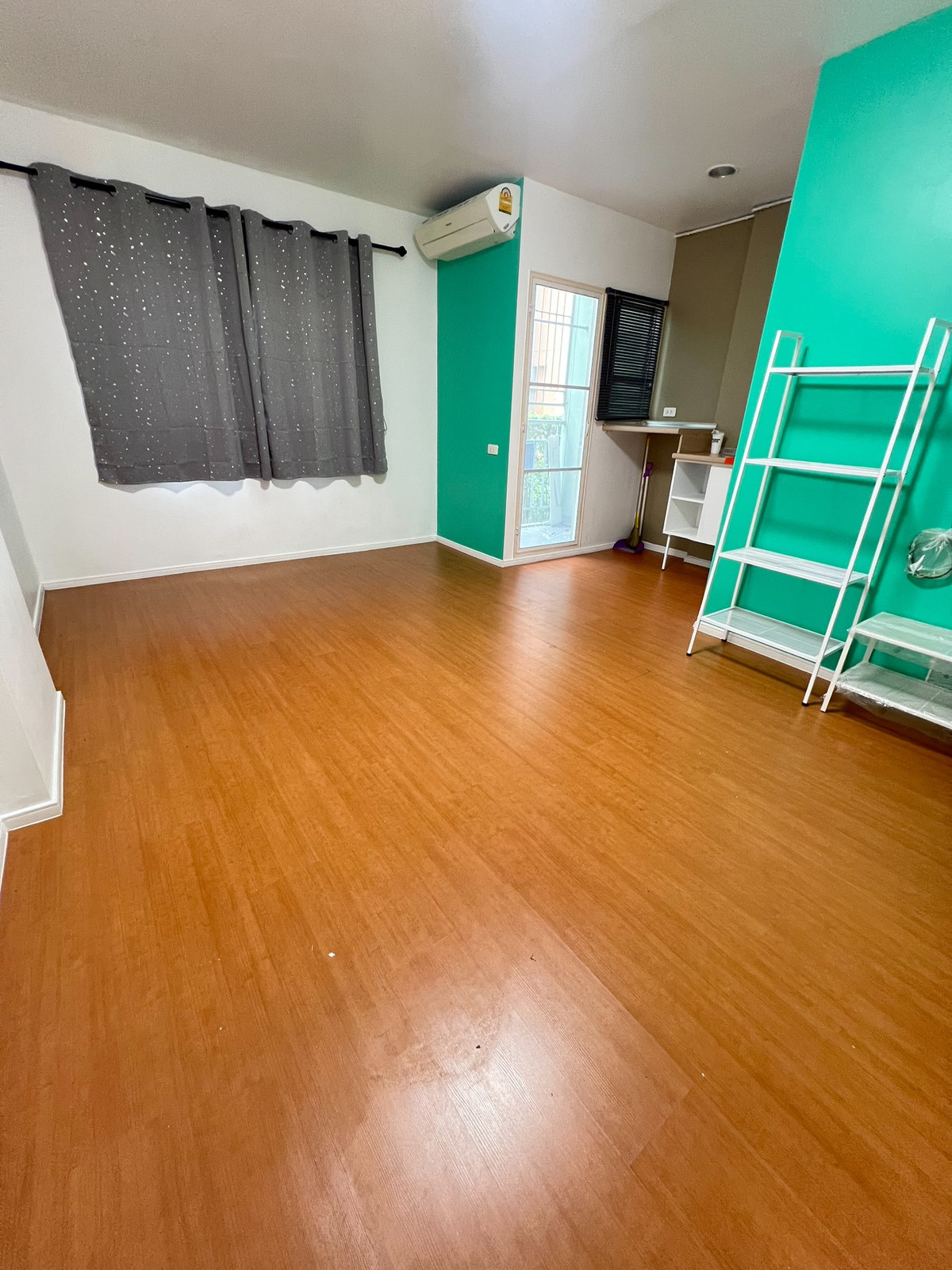 For RentCondoPathum Thani,Rangsit, Thammasat : 🔥Pun for rent Lumpini Township Rangsit Khlongs 1 empty room, rent is very cheap. Near Future Park Rangsit