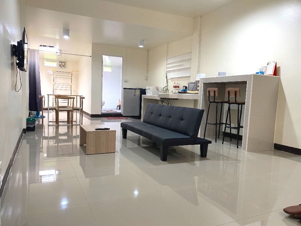 ขายทาวน์โฮมเชียงใหม่ : ขาย เช่า ต่ำกว่าราคาประเมิน ทาวส์เฮาส์ ชั้นเดียว พื้นที่ 20 ตารางวา จอดรถได้ 1 คัน ถนนมหิดล ซอย 1 (ALP-C-2003005)