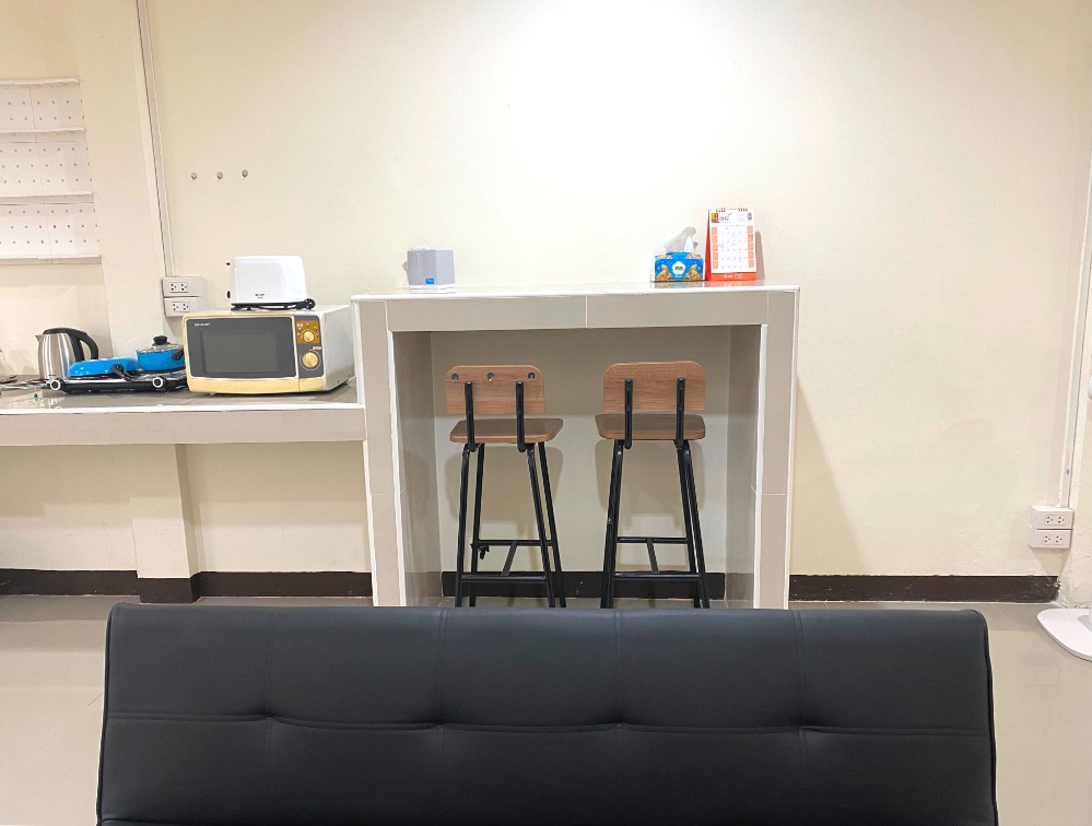 ขายทาวน์โฮมเชียงใหม่ : ขาย เช่า ต่ำกว่าราคาประเมิน ทาวส์เฮาส์ ชั้นเดียว พื้นที่ 20 ตารางวา จอดรถได้ 1 คัน ถนนมหิดล ซอย 1 (ALP-C-2003005)