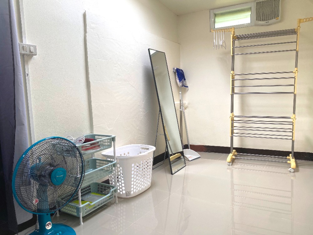 ขายทาวน์โฮมเชียงใหม่ : ขาย เช่า ต่ำกว่าราคาประเมิน ทาวส์เฮาส์ ชั้นเดียว พื้นที่ 20 ตารางวา จอดรถได้ 1 คัน ถนนมหิดล ซอย 1 (ALP-C-2003005)