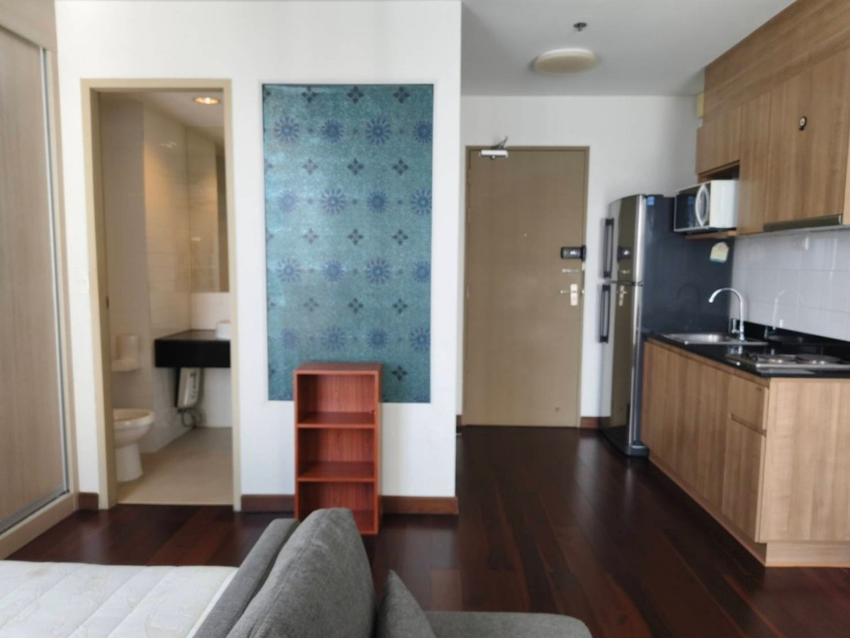 For RentCondoWongwianyai, Charoennakor : OMG2297  < Available 1-Mar-26 > Studio / Cheap RENT / next to BTS Krung Thon Buri @ [ Ideo Sathorn - Taksin ]