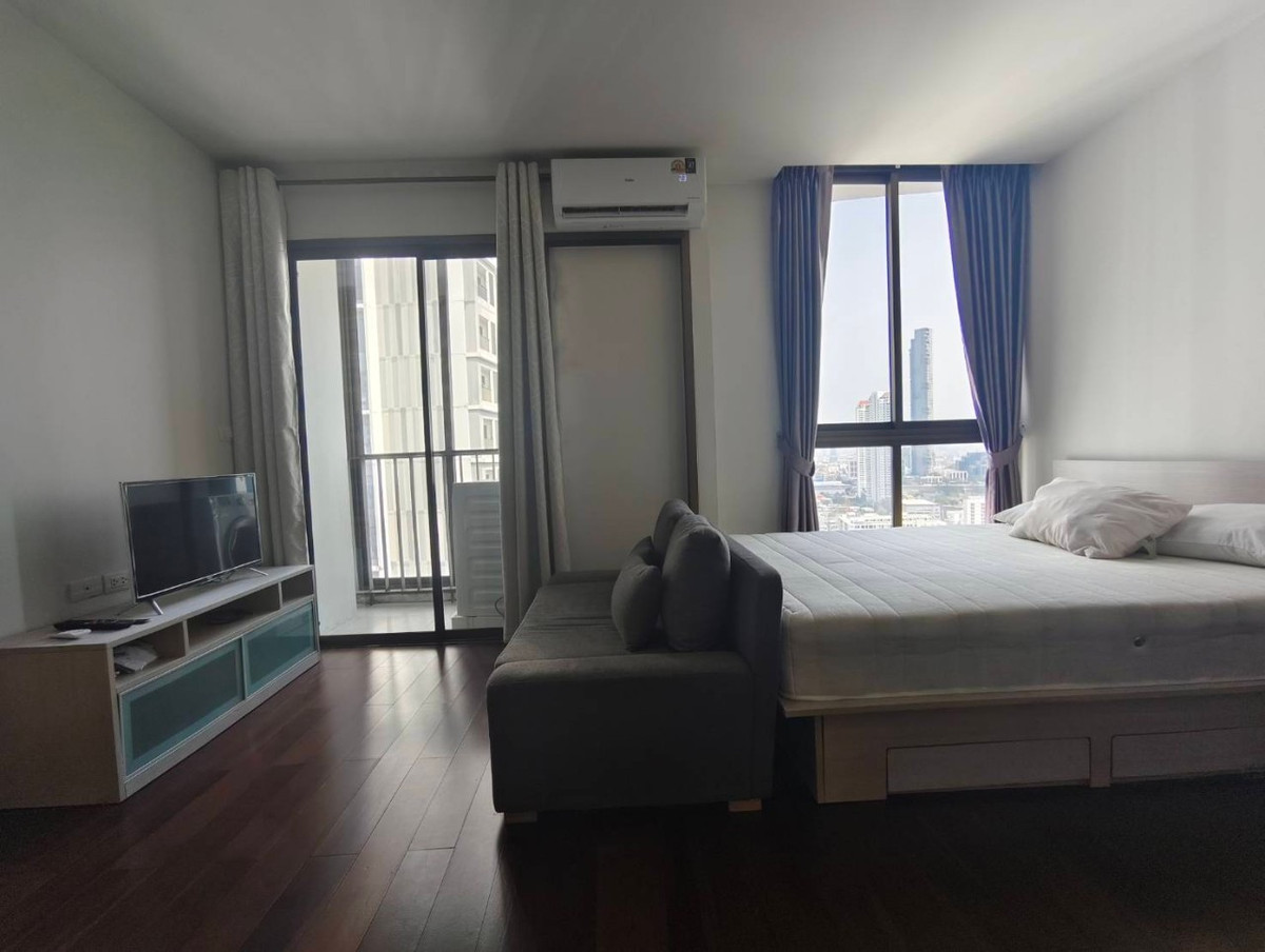 For RentCondoWongwianyai, Charoennakor : OMG2297  < Available 1-Mar-26 > Studio / Cheap RENT / next to BTS Krung Thon Buri @ [ Ideo Sathorn - Taksin ]