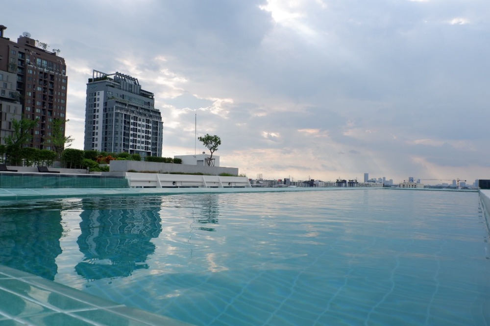 For RentCondoBangna, Bearing, Lasalle : Condo for rent near Bearing BTS station.
