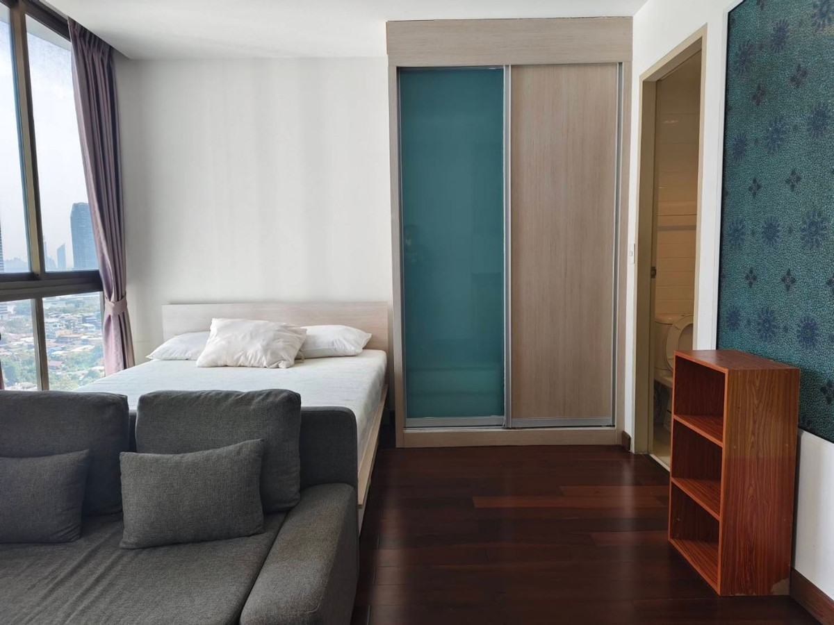 For RentCondoWongwianyai, Charoennakor : OMG2297  < Available 1-Mar-26 > Studio / Cheap RENT / next to BTS Krung Thon Buri @ [ Ideo Sathorn - Taksin ]