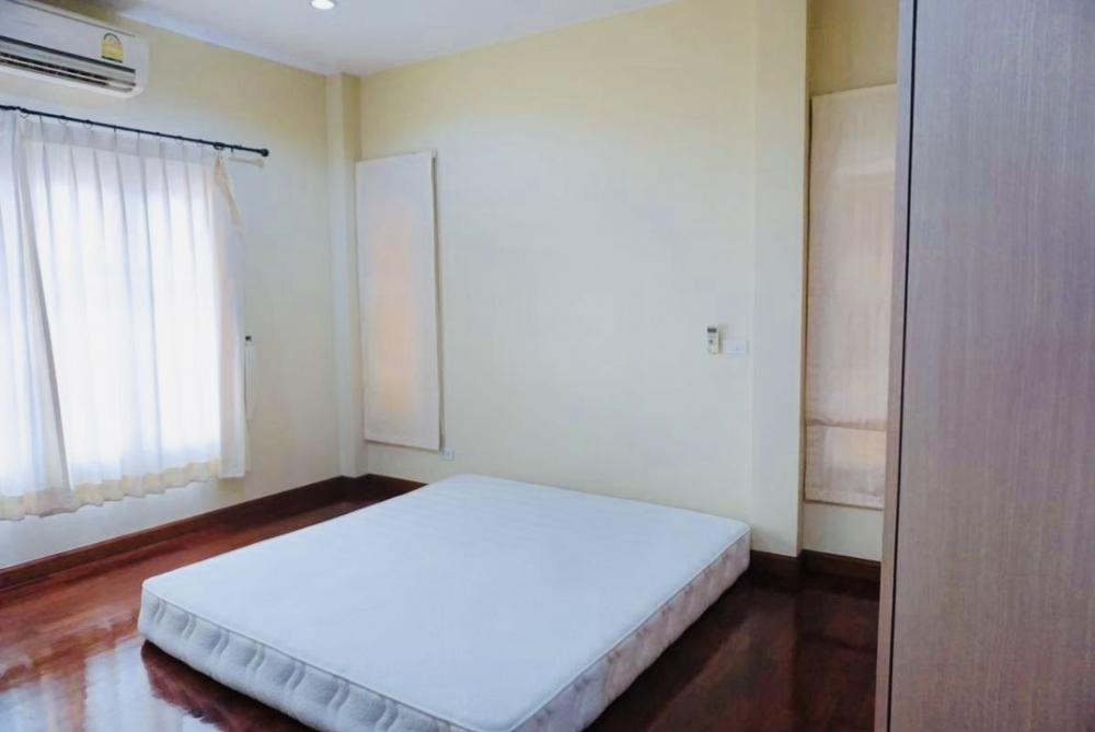 ขายบ้านหัวหิน ประจวบคีรีขันธ์ : ขายบ้านเดี่ยวหัวหินหลังมุม ซอยหม่อนไหม ต.หินเหล็กไฟ ใกล้ทะเล 4 ห้องนอน 250 ตร.ม