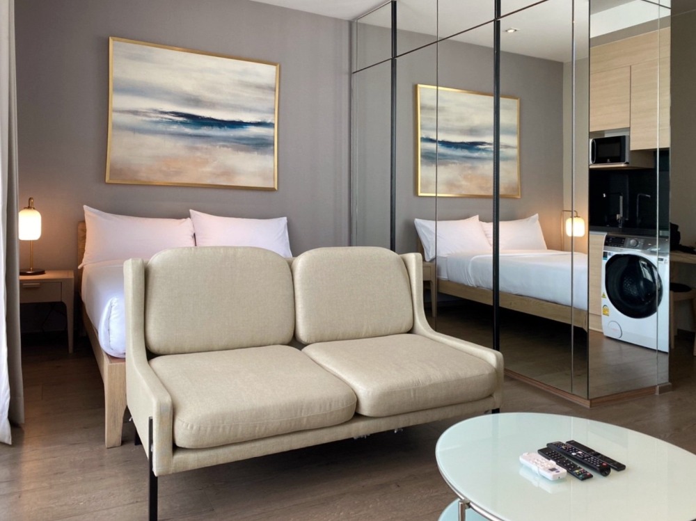 For RentCondoSukhumvit, Asoke, Thonglor : ✅Condo near BTS Phrom Phong 🔥Condo for rent at Park 24, Park Origin Phrom Phong, Studio Plus🔥 Free Wi-Fi🔥 (Service residence by Hampton) ✅ 𝗥𝗲𝗮𝗱𝘆 𝘁𝗼 𝗺𝗼𝘃𝗲 𝗶𝗻