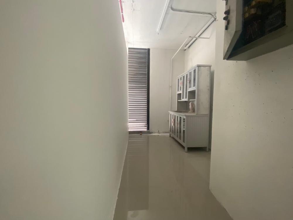 ให้เช่าสำนักงานคลองเตย กล้วยน้ำไท : 🏢SSP Tower 2 ปล่อยเช่า 🚘ที่จอดรถ 2ช่อง 🚽มีห้องน้ำส่วนตัว 📏220ตรม. 🌤️วิวแม่น้ำ (ราคาพิเศษ)