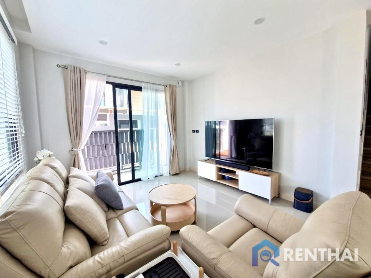 ขายบ้านพัทยา บางแสน ชลบุรี สัตหีบ : ขายบ้านเดี่ยว 2 ชั้น พร้อมสระว่ายน้ำส่วนตัว