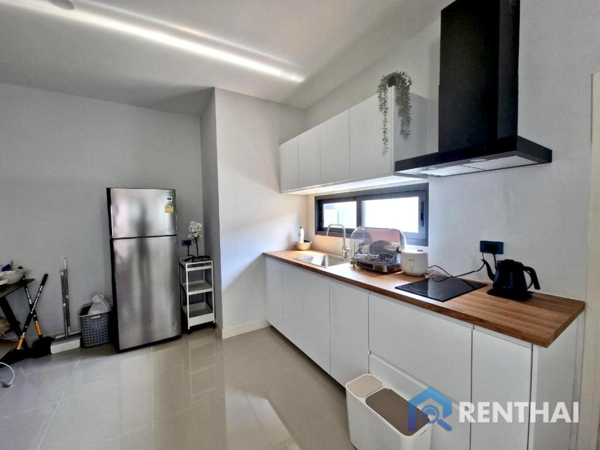 ขายบ้านพัทยา บางแสน ชลบุรี สัตหีบ : ขายบ้านเดี่ยว 2 ชั้น พร้อมสระว่ายน้ำส่วนตัว