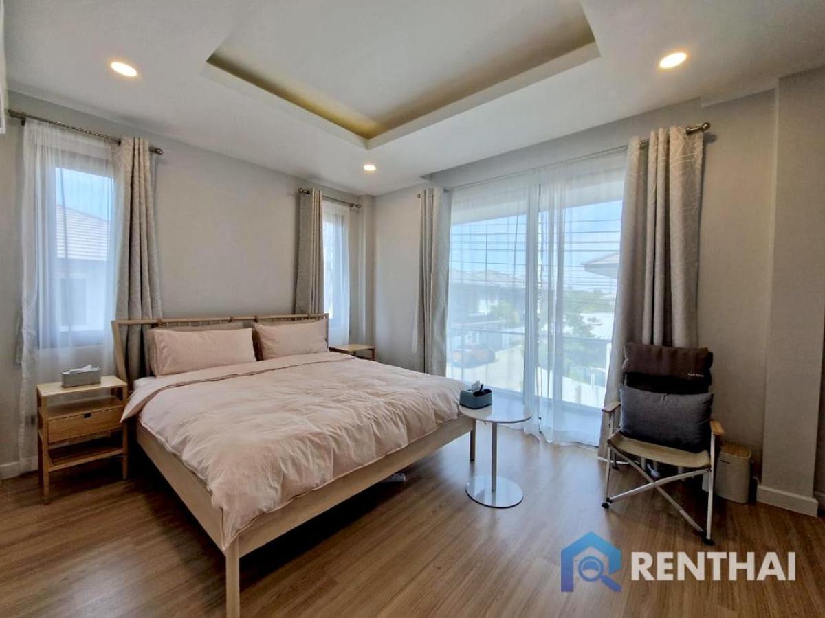 ขายบ้านพัทยา บางแสน ชลบุรี สัตหีบ : ขายบ้านเดี่ยว 2 ชั้น พร้อมสระว่ายน้ำส่วนตัว