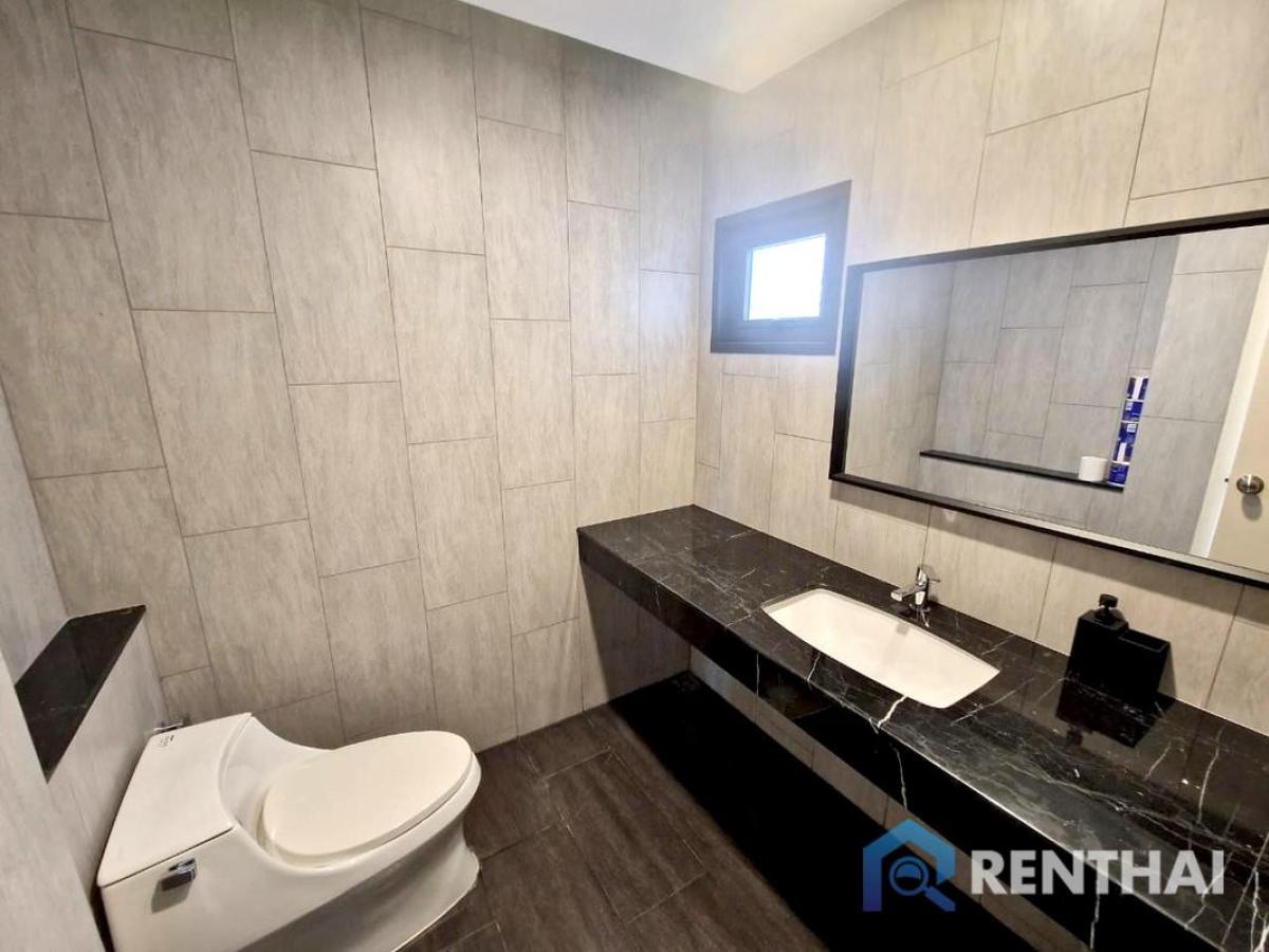 ขายบ้านพัทยา บางแสน ชลบุรี สัตหีบ : ขายบ้านเดี่ยว 2 ชั้น พร้อมสระว่ายน้ำส่วนตัว