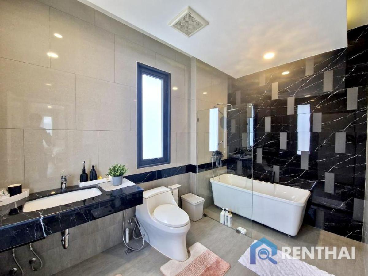 ขายบ้านพัทยา บางแสน ชลบุรี สัตหีบ : ขายบ้านเดี่ยว 2 ชั้น พร้อมสระว่ายน้ำส่วนตัว