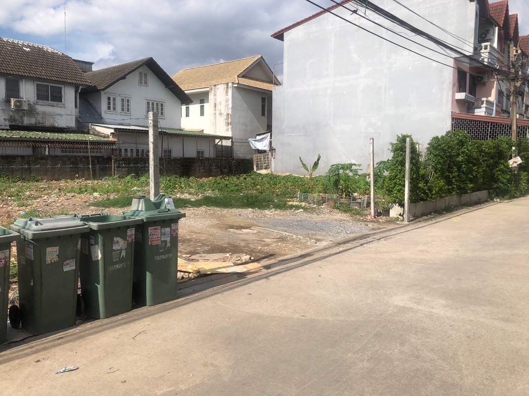 For SaleLandRamkhamhaeng, Hua Mak : Beautiful plot of land for sale, Lat Phrao 101 Soi 31, size 249 sq m, suitable for building a residence, company, office, apartment.