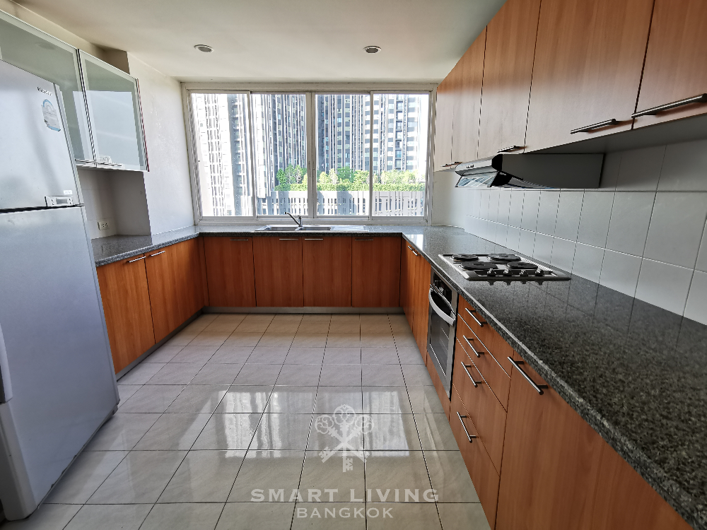 For RentCondoWitthayu, Chidlom, Langsuan, Ploenchit : For Rent! Duplex Penthouse 4BED, 5 min. Walk to BTS Ploenchit, Only @80K!