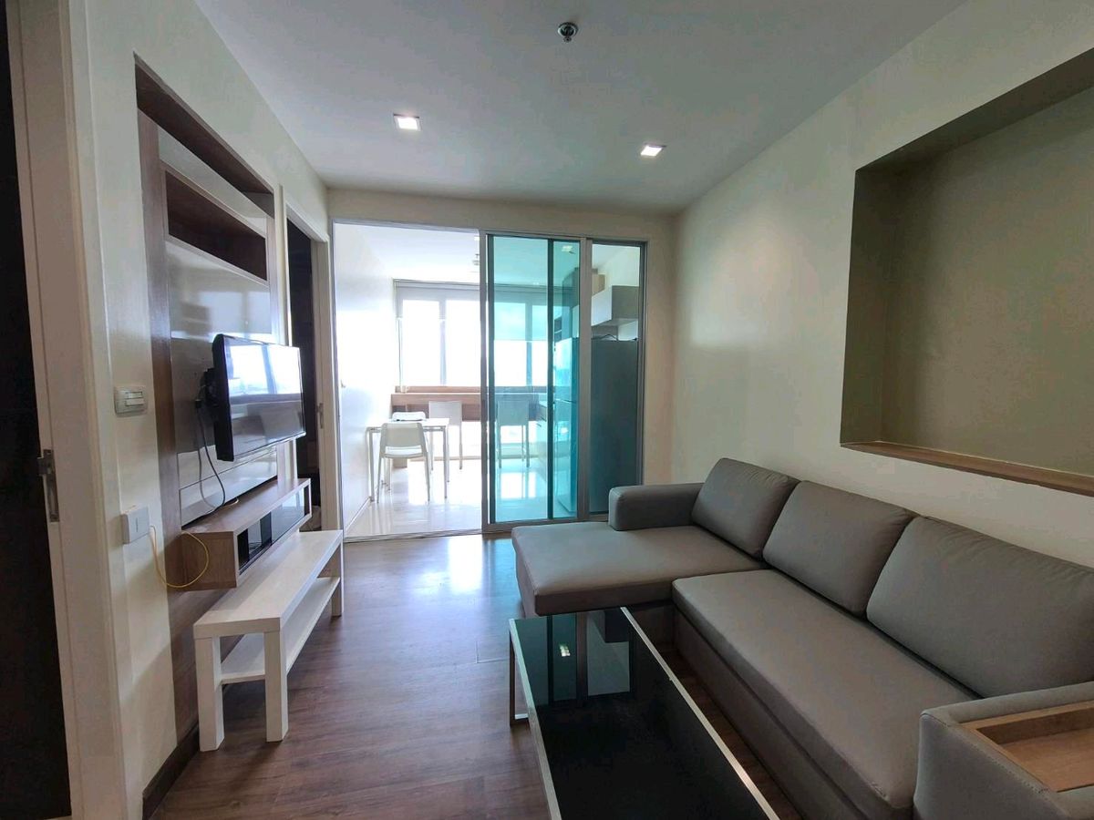 ให้เช่าคอนโดสะพานควาย จตุจักร : ห้องสวย ย่านอารีย์ Rhythm Phahon-Ari ห้องแต่งสวยเป็นระเบียบ  45 ตรม. พร้อมอยู่ค่ะ 