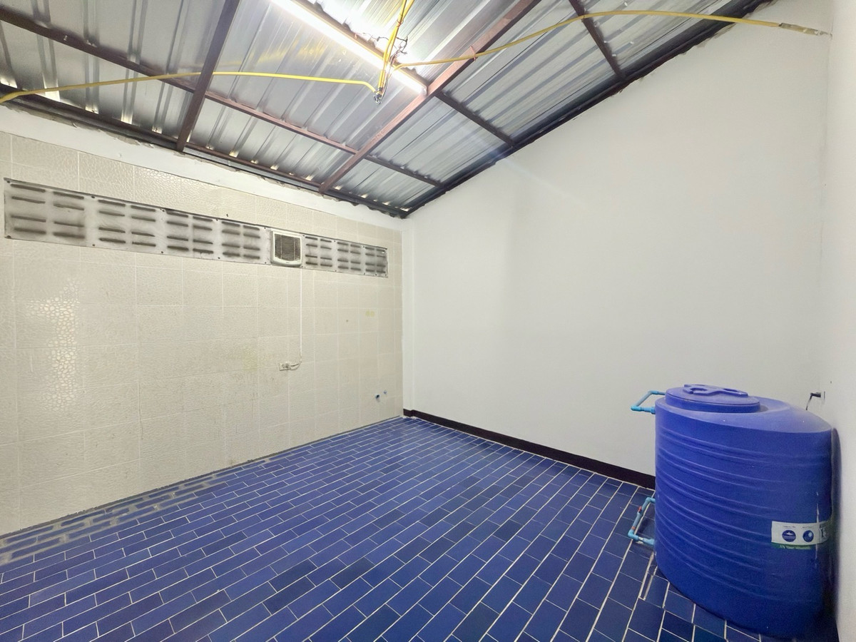 For RentShop HousePattanakan, Srinakarin : Rent a commercial building, 1 unit, Phatthanakan 20, only 20,000