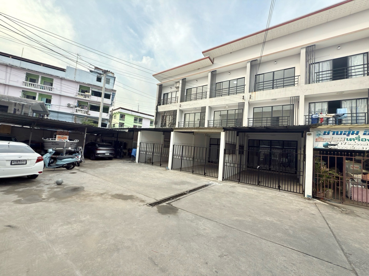 For RentShop HousePattanakan, Srinakarin : Rent a commercial building, 1 unit, Phatthanakan 20, only 20,000
