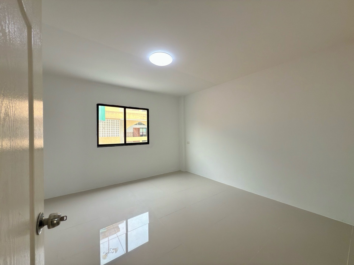 For RentShop HousePattanakan, Srinakarin : Rent a commercial building, 1 unit, Phatthanakan 20, only 20,000