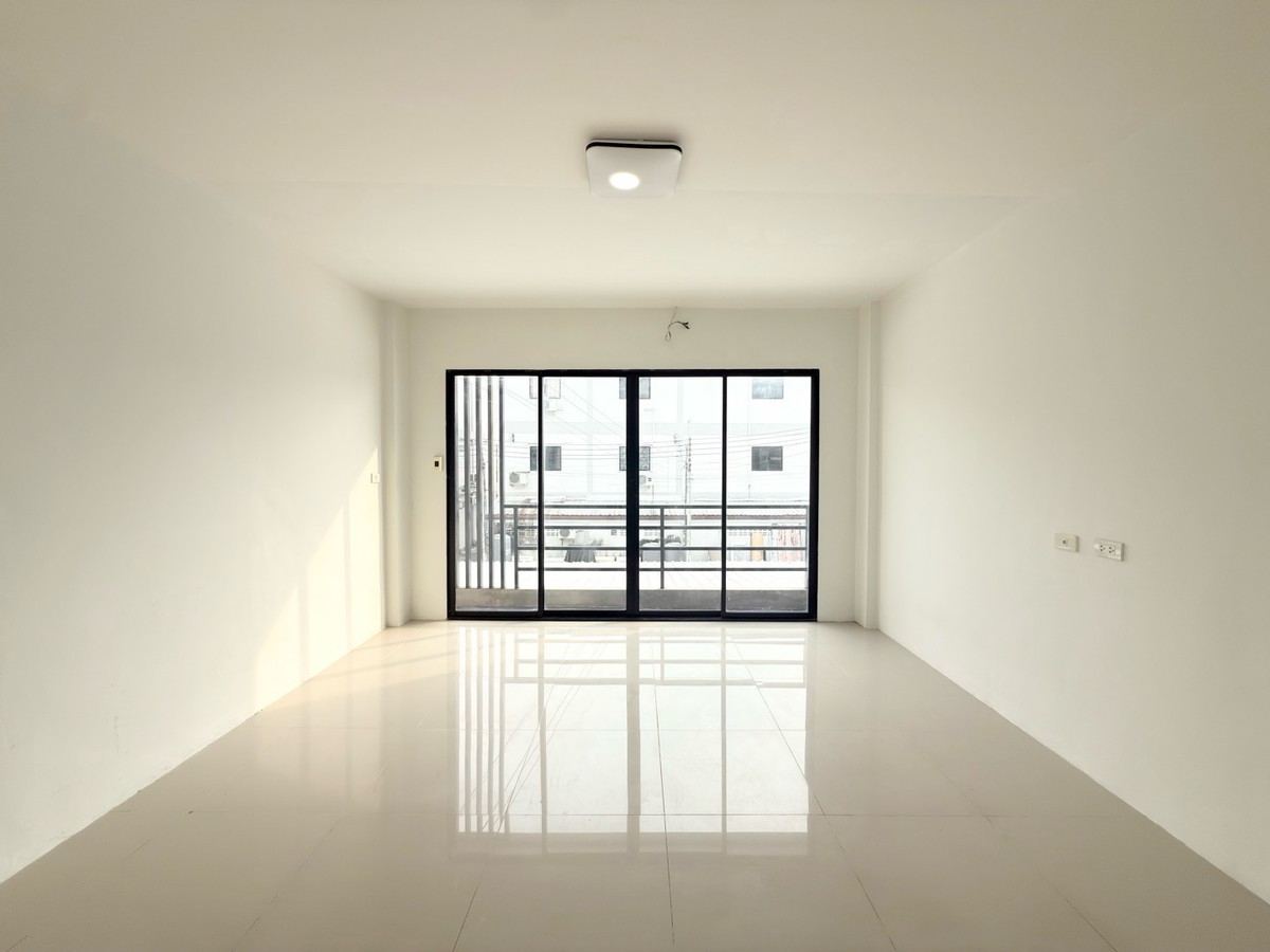 For RentShop HousePattanakan, Srinakarin : Rent a commercial building, 1 unit, Phatthanakan 20, only 20,000