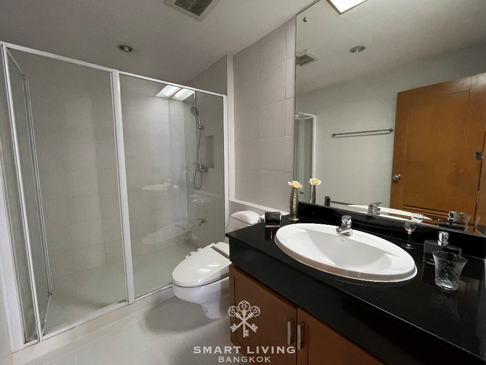 For RentCondoSukhumvit, Asoke, Thonglor : Condo for rent 2Bed with Enclosed Kitchen, Close to BTS Phong, Only @50K!