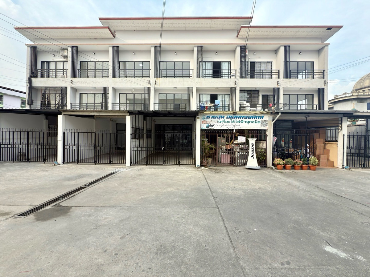 For RentShop HousePattanakan, Srinakarin : Rent a commercial building, 1 unit, Phatthanakan 20, only 20,000