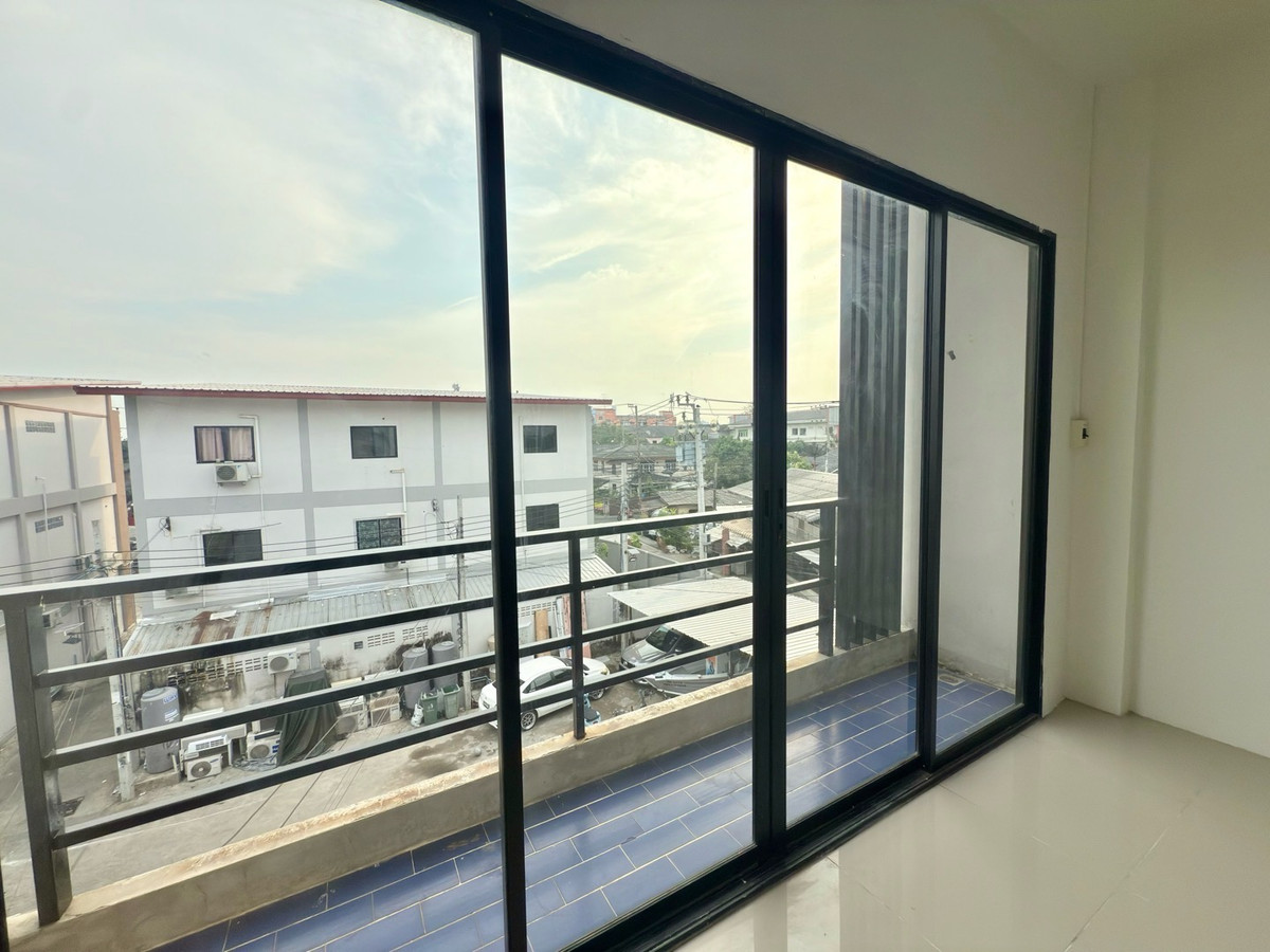 For RentShop HousePattanakan, Srinakarin : Rent a commercial building, 1 unit, Phatthanakan 20, only 20,000