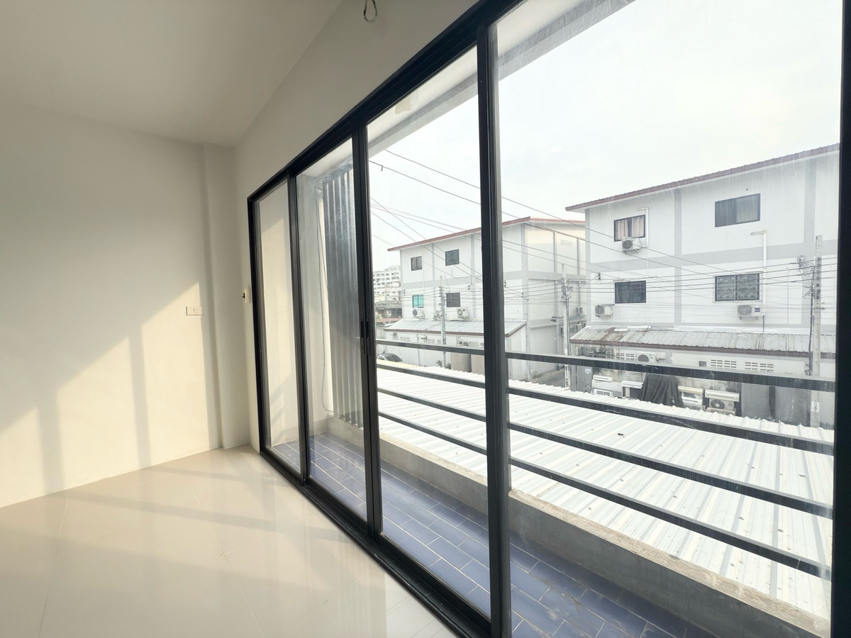 For RentShop HousePattanakan, Srinakarin : Rent a commercial building, 1 unit, Phatthanakan 20, only 20,000