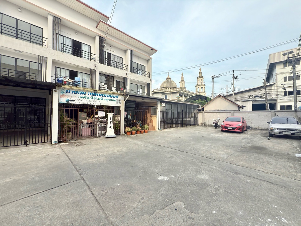 For RentShop HousePattanakan, Srinakarin : Rent a commercial building, 1 unit, Phatthanakan 20, only 20,000