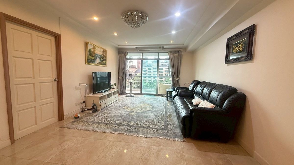 For RentCondoSukhumvit, Asoke, Thonglor : RENT 42,000 THB @Sukhumvit 39 (3 Bed 140 sqm) @BTS Phrom Phong