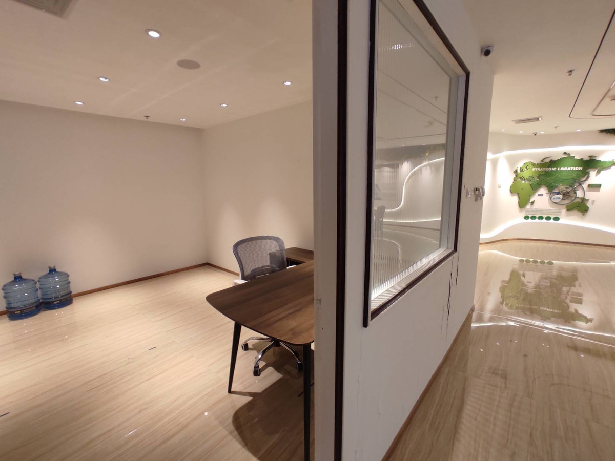 For RentOfficeSathorn, Narathiwat : Office for rent, next to BTS Chong Nonsi, already decorated, beautiful, ready to work. There is also a common rooftop, including a meeting room. Customer reception room Recreation room available for use