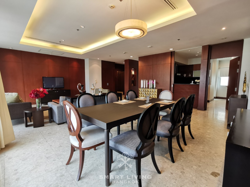 ให้เช่าคอนโดวิทยุ ชิดลม หลังสวน : Huge 3 beds 230 sqm, walk to Lumpini Park only @120K