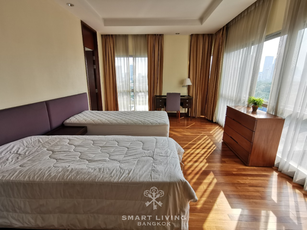 ให้เช่าคอนโดวิทยุ ชิดลม หลังสวน : Huge 3 beds 230 sqm, walk to Lumpini Park only @120K