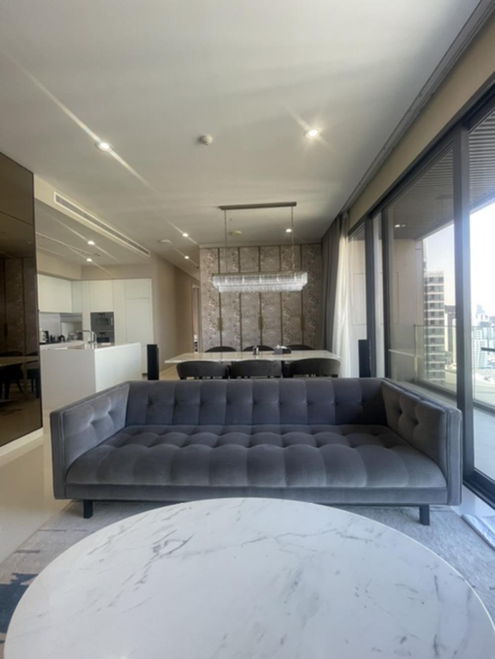 ให้เช่าคอนโดสุขุมวิท อโศก ทองหล่อ : Rental : Vittorio Sukhumvit 39 , 2 Bed 3 Bath , 137 S.qm , Hight Floor