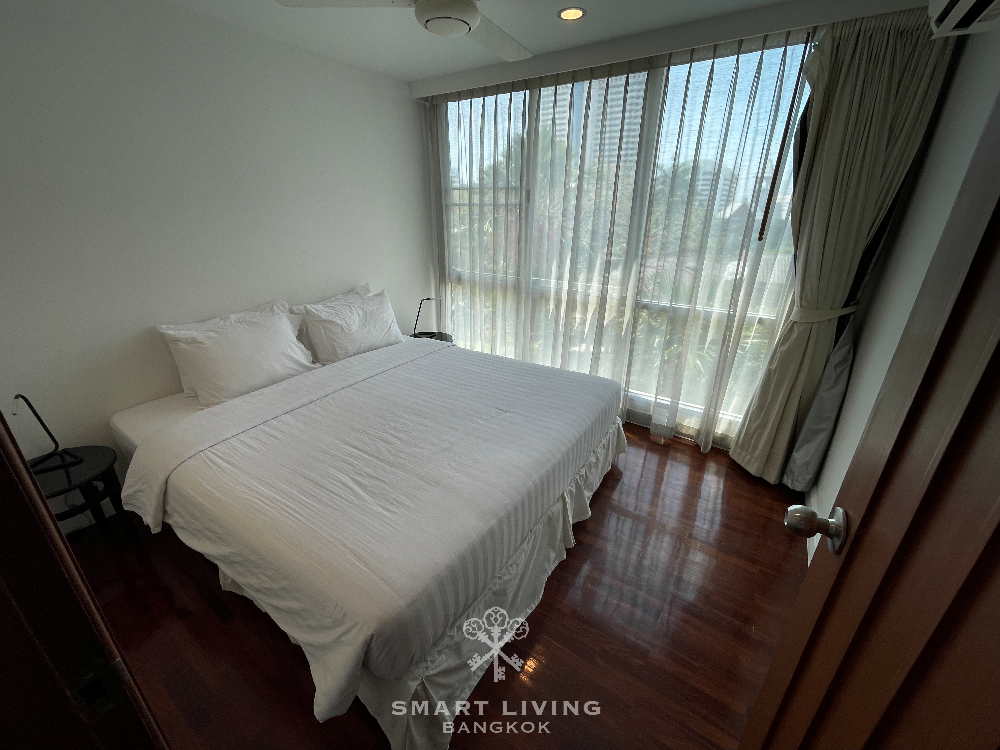 For RentCondoSukhumvit, Asoke, Thonglor : For rent 3 bedrooms + 1 Studyroom, large room near BTS Phrom Phong.