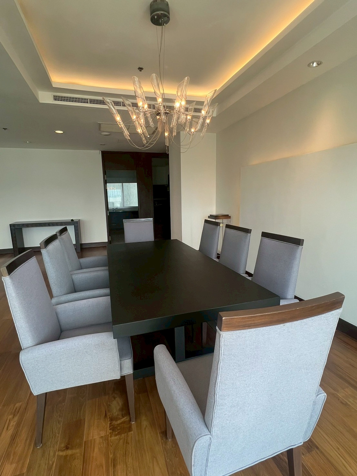 For RentCondoWitthayu, Chidlom, Langsuan, Ploenchit : ✨Penthouse condo for rent, size 275 sq m., 4 bedrooms, modern style. Fully furnished Near Lumpini Park, near BTS Ploenchit/MRT Lumpini, ready to move in.
